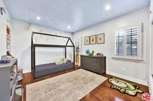 12202 Hartsook St, North Hollywood CA  91601-3961 exterior