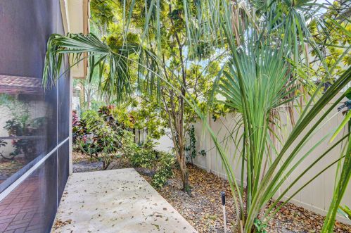 6080 Bay Isles Dr, Boynton Beach FL  33437-4108 exterior