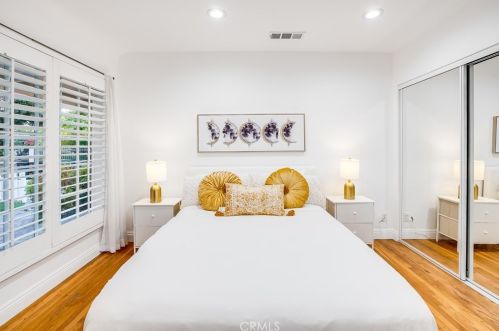 11814 Hesby St, North Hollywood CA  91607-3218 exterior