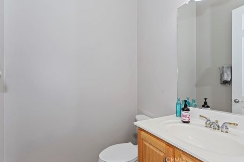 991 Gleneagles Rd, Beaumont CA  92223-8525 exterior