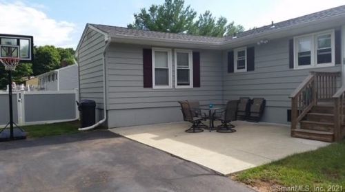 55 Pine River Rd, North Haven CT  06473-3312 exterior