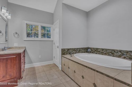 34 Windsor Dr, Little Silver NJ  07739-1311 exterior
