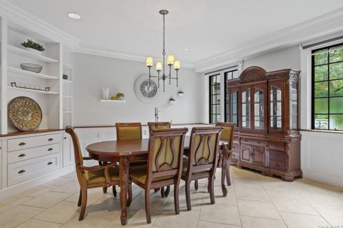 37 Fox Hill Rd, Tuxedo Park NY  10987-4227 exterior