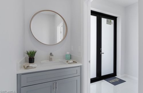 301 15th Ter, Cape Coral FL  33909-1239 exterior