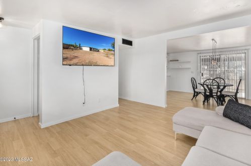 1210 Garden Loop, Tucson AZ  85706-1464 exterior