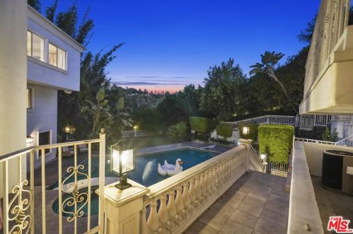 3511 Berry Dr, North Hollywood CA  91604-3862 exterior