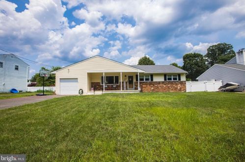 1994 Klockner Rd, Trenton, NJ 08619-2716