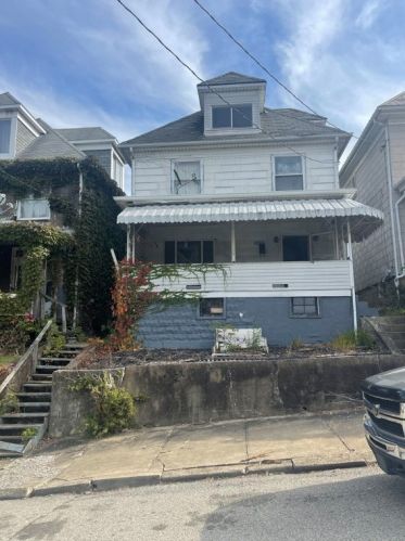 1514 Woodmont Ave, New Kensington, PA 15068-4136