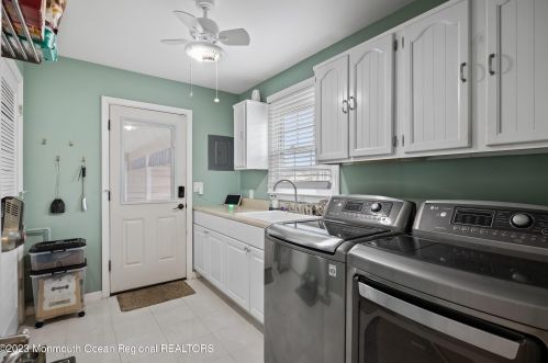 1600 Bch Blvd, Lacey NJ  08731-5031 exterior