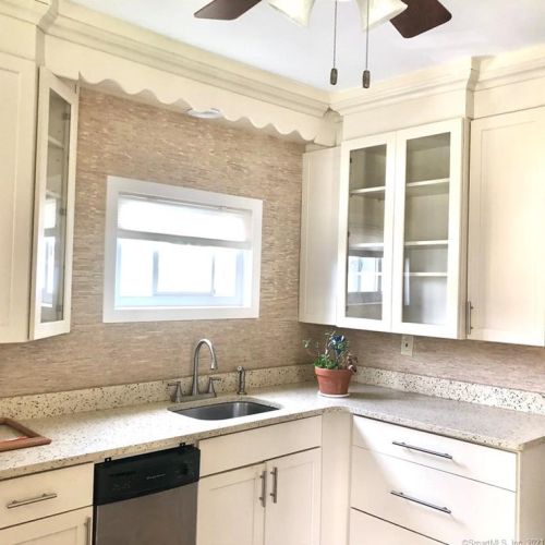 79 Warner St, Groton CT 06340-5029 exterior