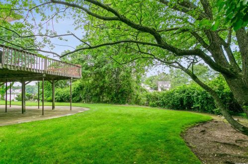 1089 Fordham Ln, Woodsburgh NY  11598-1015 exterior