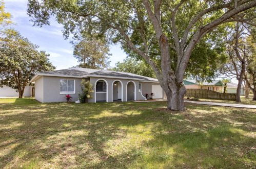 585 Escobar Ave, Melbourne, FL 32907-1712