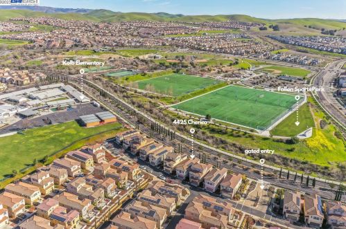 4425 Cherico Ln, Pleasanton, CA 94568-4226