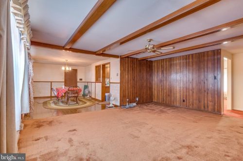 147 Euclid Ave, Charles Town WV  25414-1111 exterior