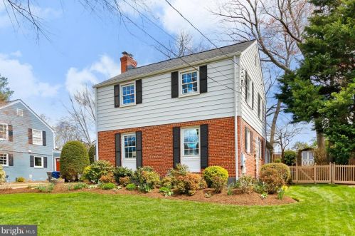2917 Marshall St, Falls Church, VA 22042-1953