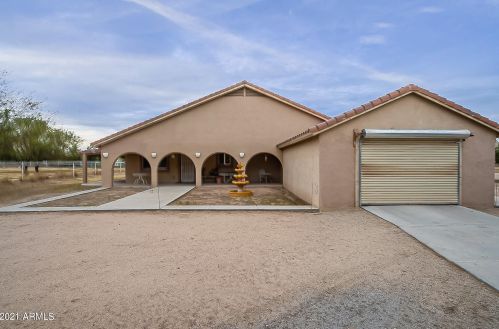 699 Ocotillo Rd, San Tan Valley, AZ 85140-8360