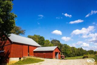 3144 Geneva School Rd, Hide Away Hills, OH 43107-9409