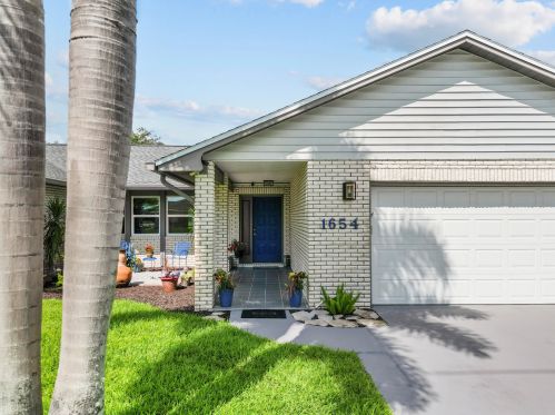 1654 Fallon Dr, Fort Pierce, FL 34983-3711