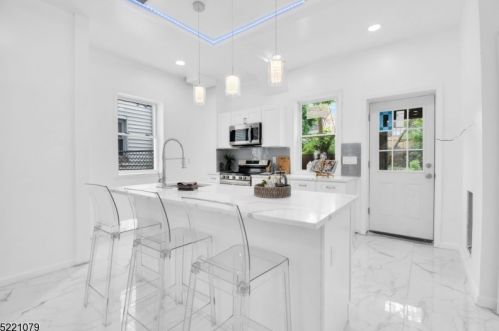 1084 Grove St, Irvington NJ  07111-4123 exterior