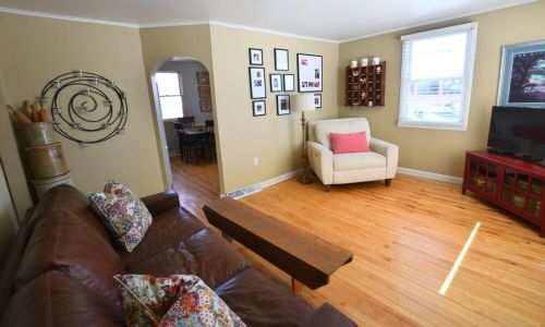 2212 Memorial Dr, Green Bay, WI 54303-5372