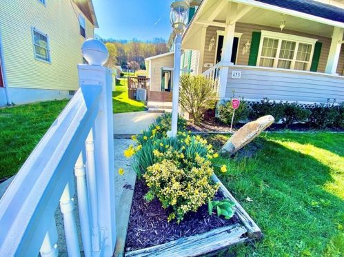 435 Hancock St, Clymer, PA 15728-1298