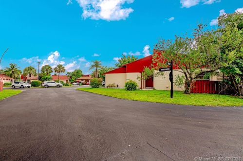 10001 16th St, Hollywood, FL 33025-3604