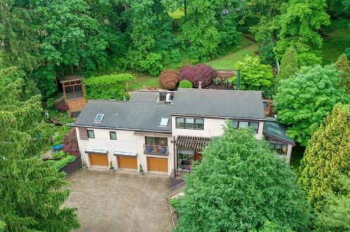181 Waldheim Rd, Pittsburgh, PA 15215-1930