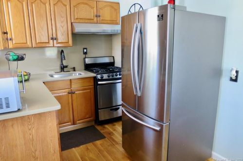 365 Sylvan Knl Rd, Stamford CT  06902-5348 exterior