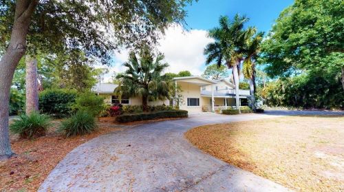597 Lakeland Ave, Naples, FL 34110-1317