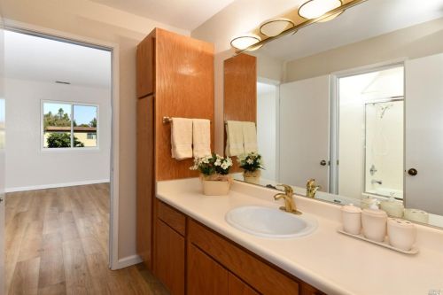 2546 Westberry Dr, Santa Rosa CA 95403-7203 exterior