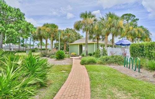 107 Bay Tree Dr, Destin FL  32550-7843 exterior