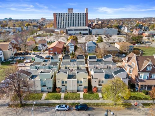 923 19th St, Milwaukee, WI 53204-1168