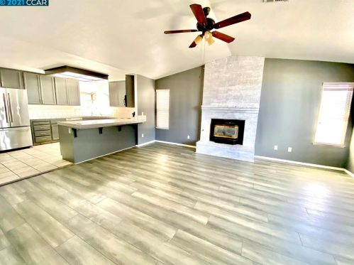 16200 Showlow Ln, Lathrop, CA 95330-9665
