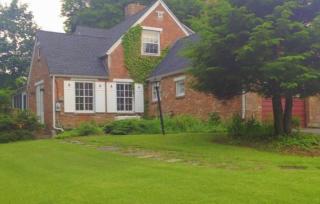 1 Burgevin St, Kingston, NY 12401-5318