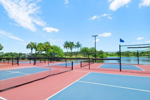 3965 Deer Crossing Ct, Naples FL  34114-6405 exterior