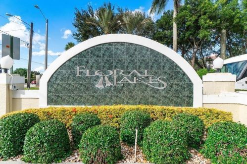 6082 Lake Hibiscus Dr, Delray Beach FL  33484-4617 exterior
