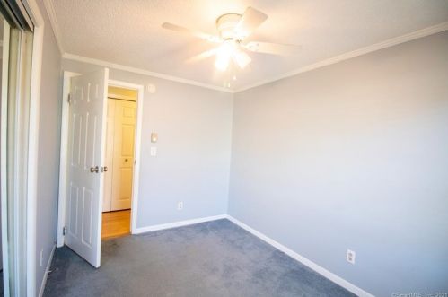 34 Lester St, United States Coast Guard Ac CT  06320-4327 exterior