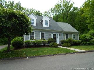 20 Bunker Hl Cir, Huntington CT  06484-6407 exterior
