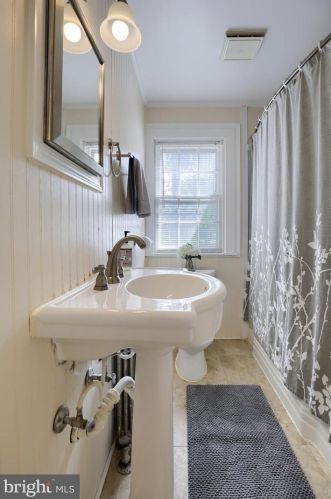 106 Roselle Ave, Lancaster PA  17603-6672 exterior