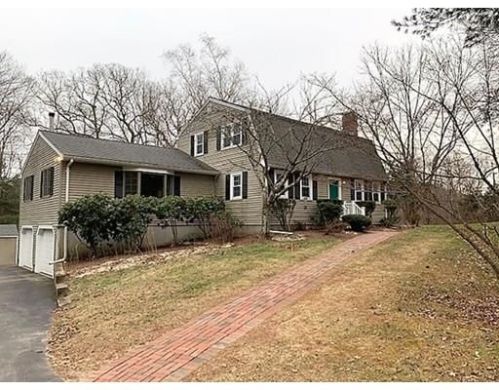 2 Highland Lk Dr, Walpole MA  02081 exterior