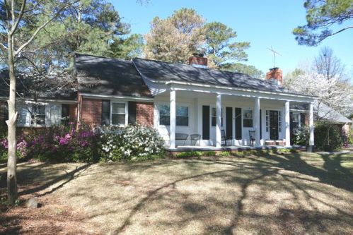 1108 Perry St, Kinston, NC 28501-3714
