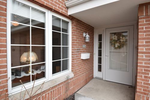 8984 Woodbridge Dr, Greendale, WI 53129-1084