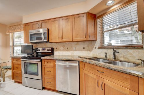 2059 53rd St, Boca Raton FL 33496-3451 exterior