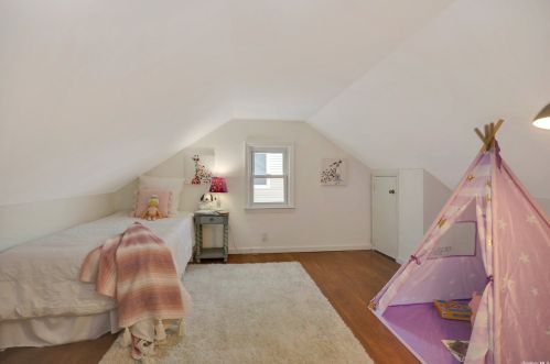 19 Revere Ave, Bethpage NY  11714-3115 exterior