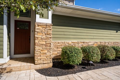 422 Riverpointe Dr, Newport, KY 41074-6310