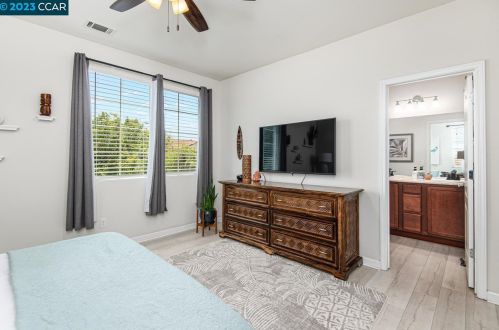 4086 Freesia Dr, Oakley CA  94561-1944 exterior