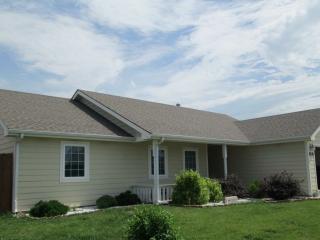 404 Brookridge Dr, Manhattan KS  66502-7169 exterior
