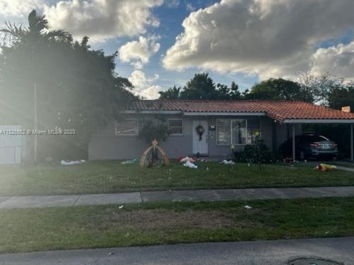 4560 8th Ct, Hialeah, FL 33012-3510