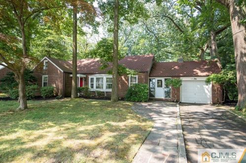 525 Ryders Ln, East Brunswick, NJ 08816-2769