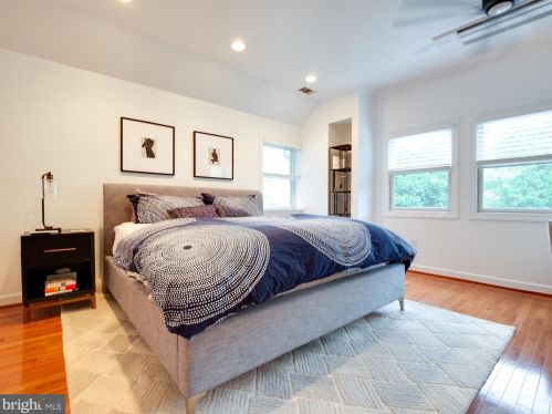 7003 Hickory Hill Rd, Falls Church VA  22042-3903 exterior